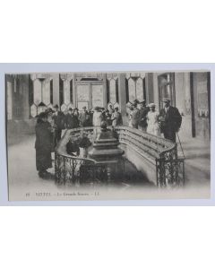CPA Vosges Vittel La grande source