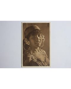 Carte postale ancienne Jeune fille bédouines Types d'Orient