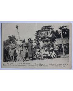 CPA Haïti Ville bonheur Saut d'Eau Types de femmes et d'enfants