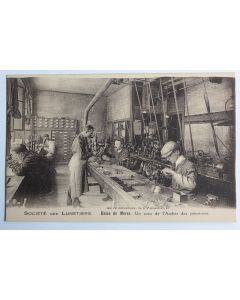 CPA Société des Lunetiers Usine de Morez Atelier des pince-nez
