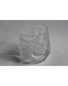 Ancien gobelet cristal moulé et gravé