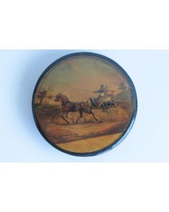 Boite ronde carton bouilli laqué peint Calèche cheval