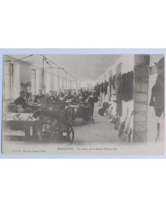 CPA Vosges Mirecourt Un atelier de la Maison Thibouville Luthier