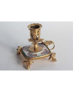 Bougeoir à main cuivre doré et porcelaine XVIIIe siècle