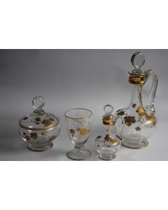 Service à sirop cristal émaillé or Baccarat ?