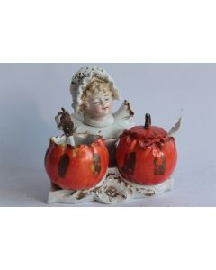  Service à condiments Salière Petite fille porcelaine XIXe siècle