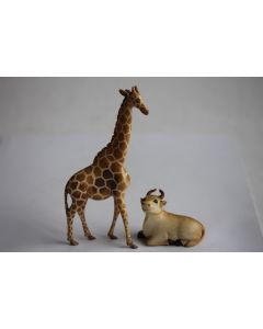 Sculpture en ivoire Animaux Girafe et Buffle d'eau asiatique