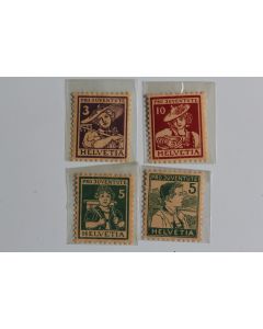 Timbres Suisse série Helvétie avec Cervin Costume 1915-1916