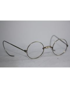 Ancienne paire de lunettes enfant