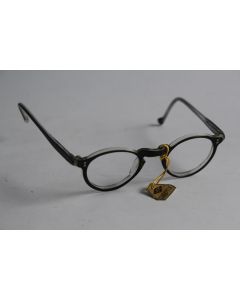Ancienne paire de lunettes enfant