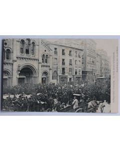 CPA Isère Séparation à Grenoble La foule devant la Cathédrale