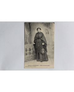 CPA Côtes-d'Armor Costume de Guingamp Châle et grande Coiffe
