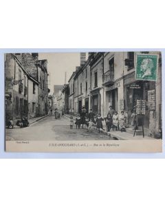 CPA Indre-et-Loire L'ile Bouchard Magasin de Cartes Postales