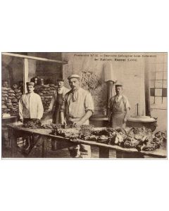 CPA 42 Loire Roanne Préparation repas prisonniers Allemand Guerre Frankreich n°32 Croix Rouge