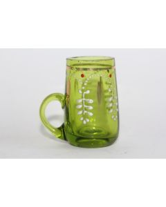 Ancien verre à liqueur vert émaillé