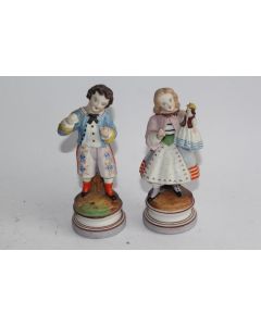 Paire de sujets Enfants porcelaine biscuit