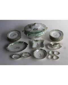 Ancienne dînette de poupée porcelaine