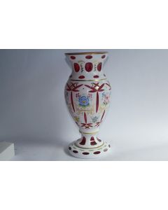 Grand vase overlay cristal de Bohême et opaline Moser