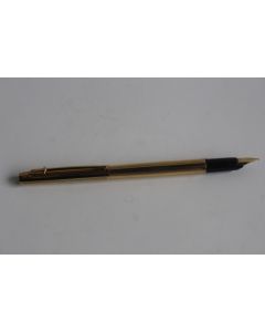 CARAN D'ACHE Stylo plume Madison parallèle plaqué or