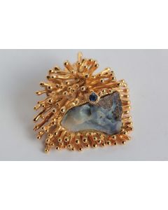 Bijoux pendentif design métal doré vintage