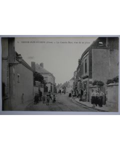 CPA Condé-Sur-Huisne La Grande rue vue de la place Orne