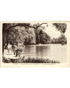 CPA 69 RHONE LYON Lac du Parc de la tête d'or Le coin des pêcheurs
