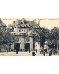 CPA 35 ILLE ET VILAINE SAINT MALO Portes Saint Vincent Côte d'Émeraude animée