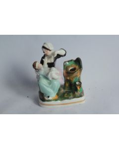Encrier figuratif porcelaine Vieux Paris Paysanne à l'enfant