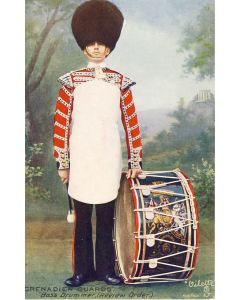 CPA MILITARIA illustrateur Oilette Grenadier Guards Bass drummer
