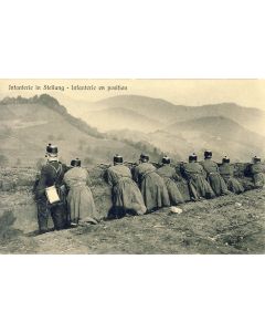 Carte Postale ancienne Infanterie en position Suisse