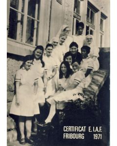 CP Suisse Fribourg Certificat E. I. A. F. 1971 Photo de classe Soeurs