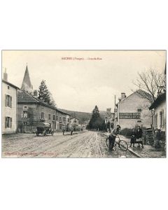 CPA 88 VOSGES ARCHES Vosges Grande Rue animée Cycliste Vieille Auto