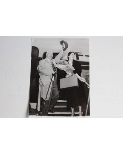 Photo Charlie Chaplin et Oona 1952 AGIP Cohen cinéma