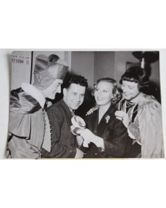 Photo théâtre National J. VILAR, M. FERON, M. MORGAN et G. PHILIPE 1953
