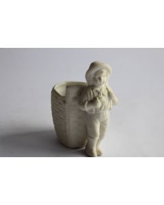 Porcelaine biscuit Petit vase garçonnet