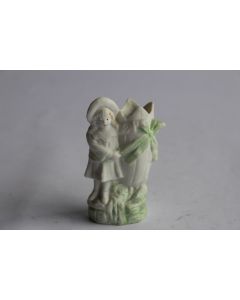 Porcelaine biscuit Petit vase soliflore fillette