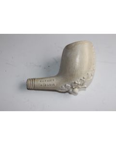 Pipe ancienne néogène en terre Gambier 898