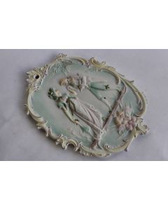 Bas relief porcelaine biscuit romantique