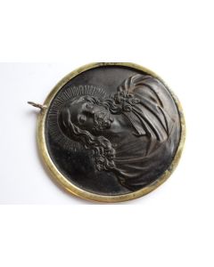 Médaillon Christ de fer et d'argent doré Haute époque