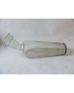 Ancien urinal en verre soufflé