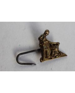 Ancien crochet de tablier de sabotier XIXe siècle Camion Frère 