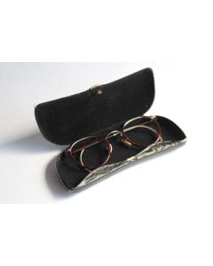 Ancienne paire de lunettes enfant