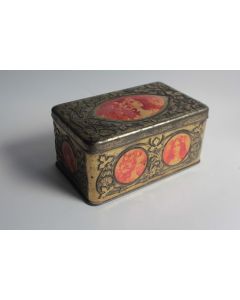 Boîte tôle lithographiée et gaufrée Femmes Art nouveau style Mucha