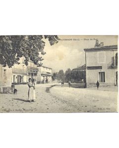 CALVISSON - 84 - CPA - Place du Pont
