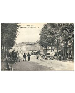 CPA 55 MEUSE BAR LE DUC Le Boulevard de la Rochelle Animé vieille automobile