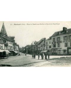 CPA 60 OISE BRETEUIL Place du Marché aux herbes Rue de la République