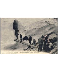 CPA 74 Haute-Savoie CHAMONIX Grotte Glacier Bossons