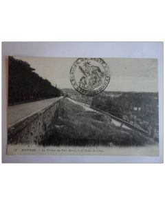 CPA 86 VIENNE Poitiers La Terrasse du Parc Blossac et la Vallée du Clain