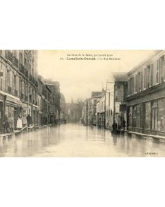 CPA 92 HAUTS DE SEINE LEVALLOIS PERRET  La crue de la Seine 1910 La rue Martinval