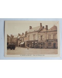 CPA France Bessé sur braye place de l'hôtel de ville